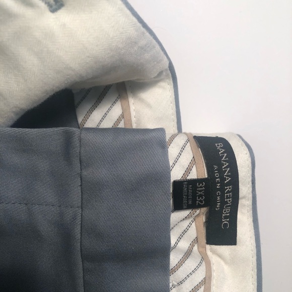 Banana Republic Chinos - NWOT - Picture 3 of 5